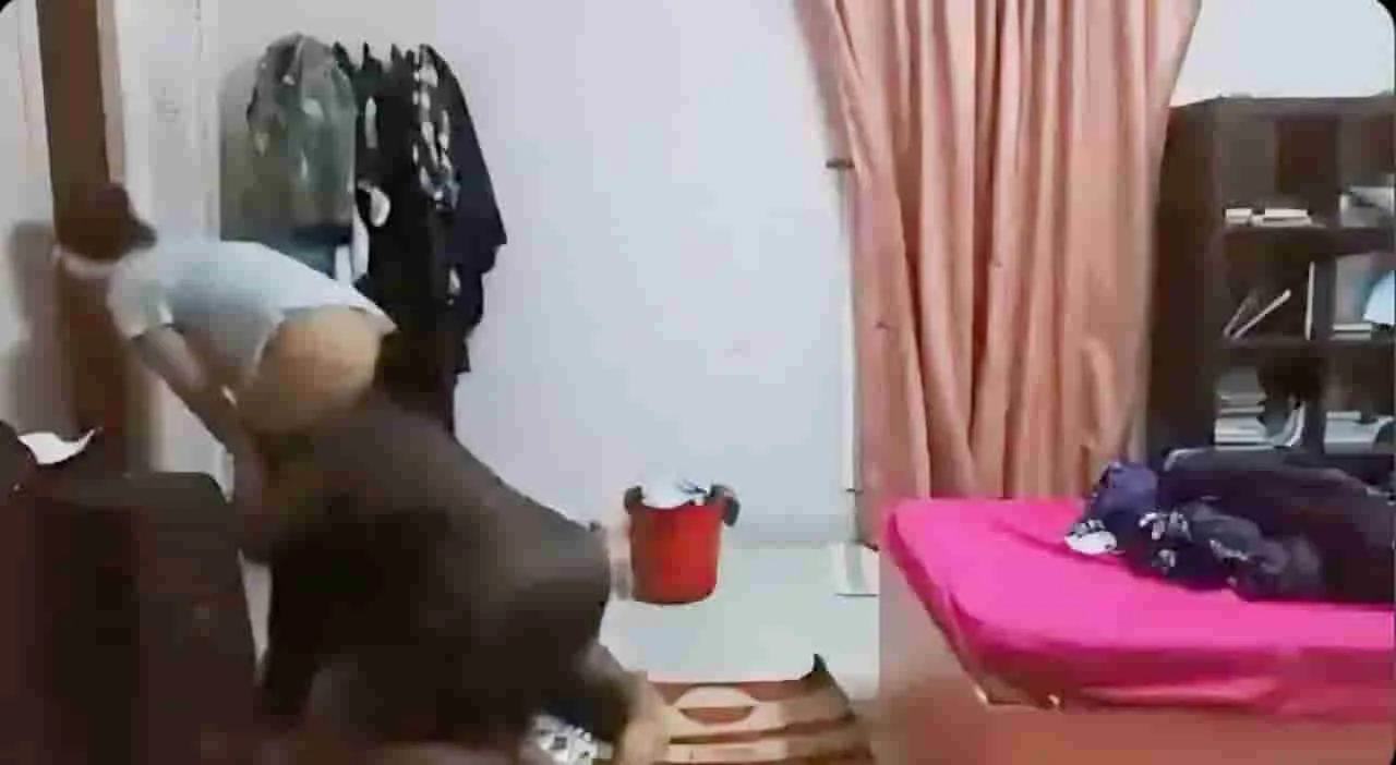 مسرب مقطع سكس لربة المنزل والخدامة سكس حقيقي