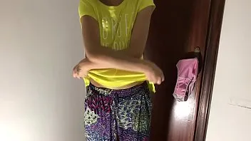 indian girl use toy in pussy